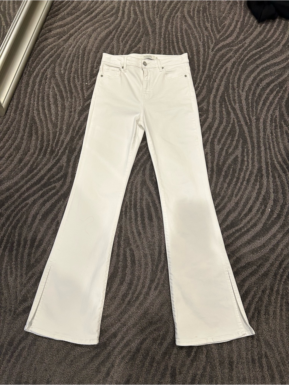Women's White Flare Jeans - Sleek High-Rise Wide Leg